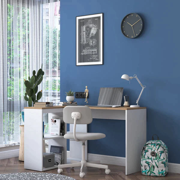 Home-Office-Schreibtisch in L-Form mit Regalen | Delémont